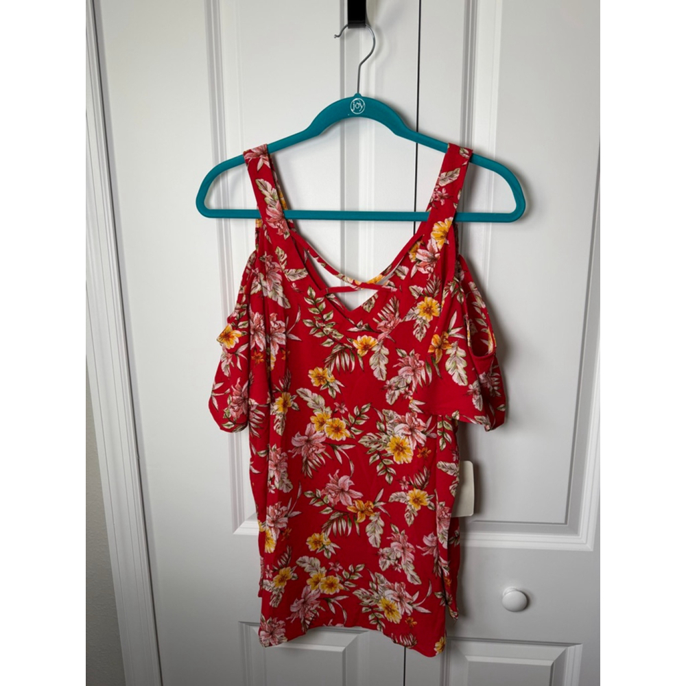 Flower & Feather Cold Shoulder Top 2X Red Floral